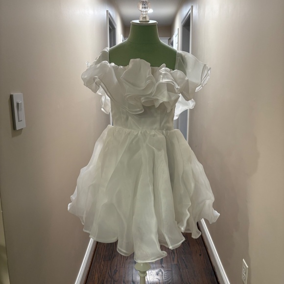 Organza Mini Off shoulder Dress-Size small  Wedding/Bridal - Picture 5 of 6
